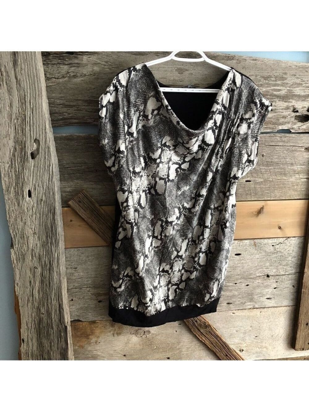 𝅺addition Elle plus size 22 Snake print front, multi media sleeveless top